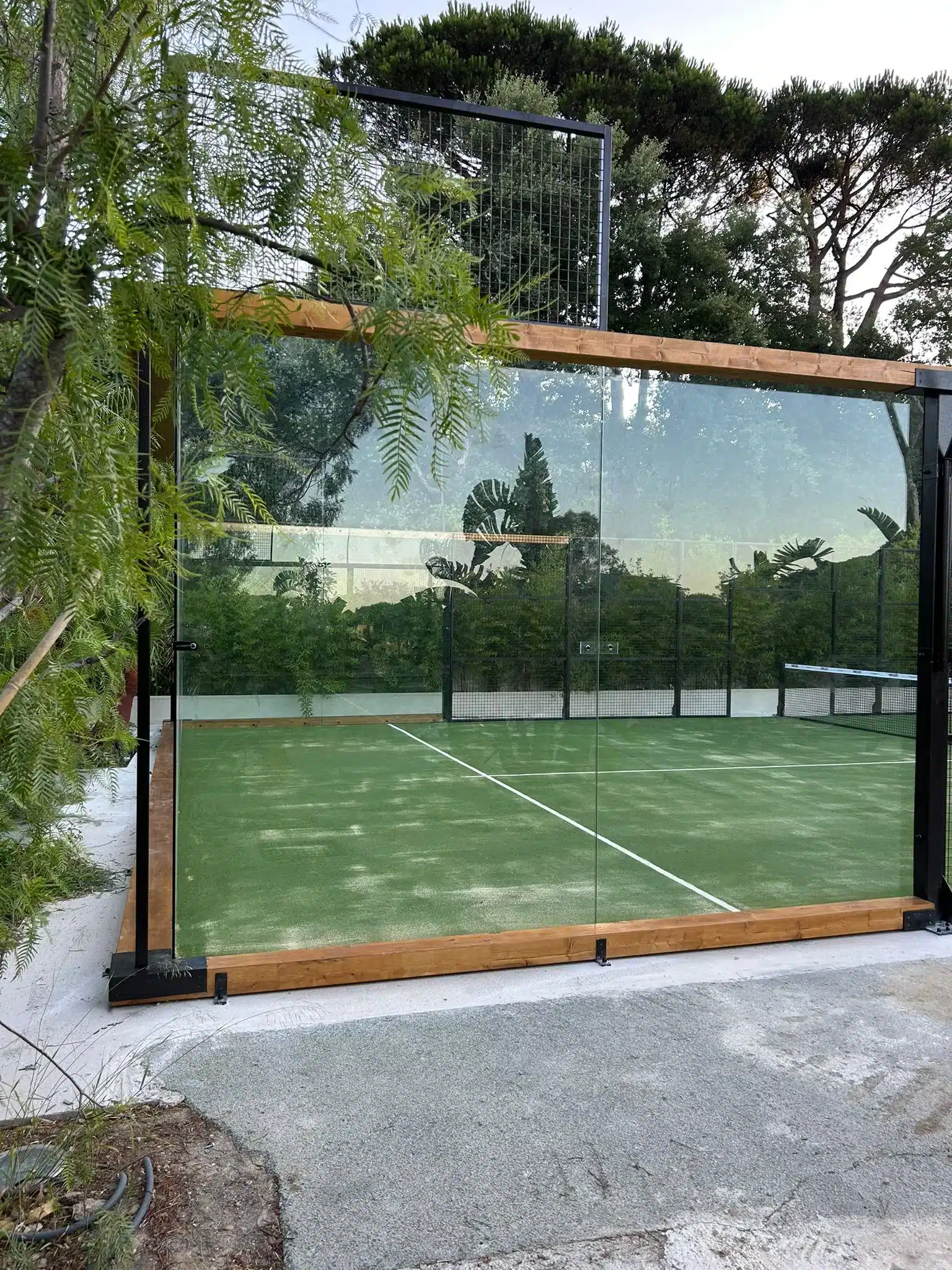 Vitrages d'un terrain de padel neuf